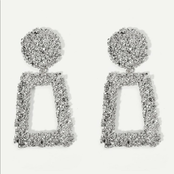 Square silver finish earrings - Picture 3 of 4